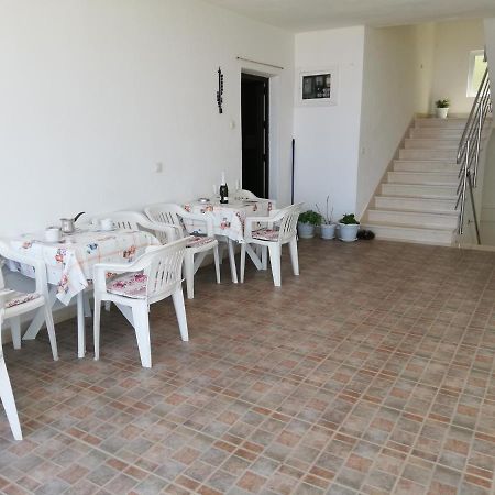 Apartments Aniko Saric Tučepi Εξωτερικό φωτογραφία
