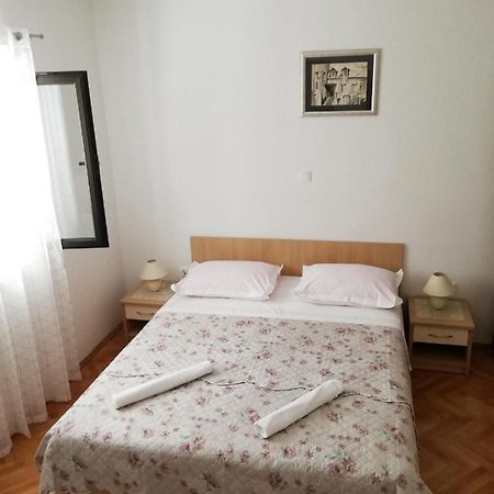 Apartments Aniko Saric Tučepi Εξωτερικό φωτογραφία
